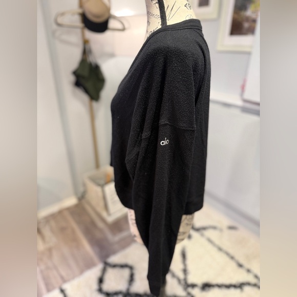 Alo Yoga Alolux Soho Cropped Henley – Black – Size Small - Picture 3 of 7